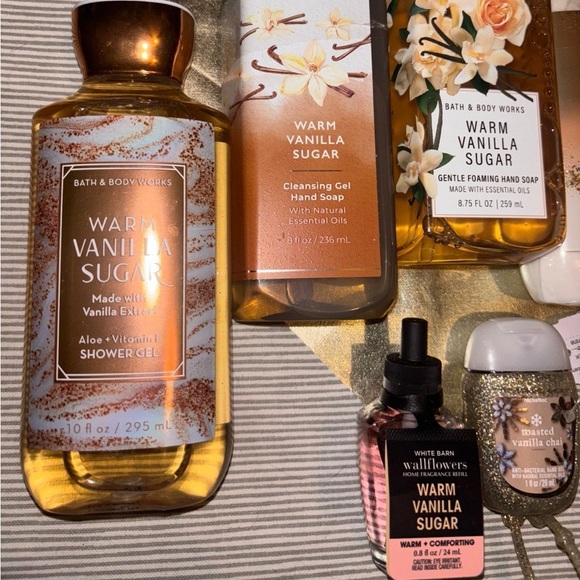 NEW Bath and Body Works Warm Vanilla Sugar Set + Free Gifts! - Picture 3 of 6